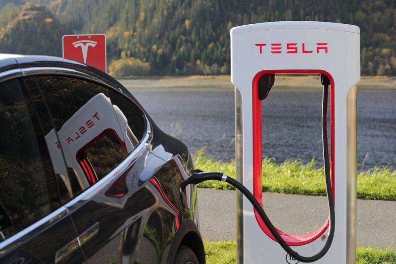 Panasonic stellt 90 Prozent seiner Elektroauto-Akkus für Tesla her. / Foto: Pixabay