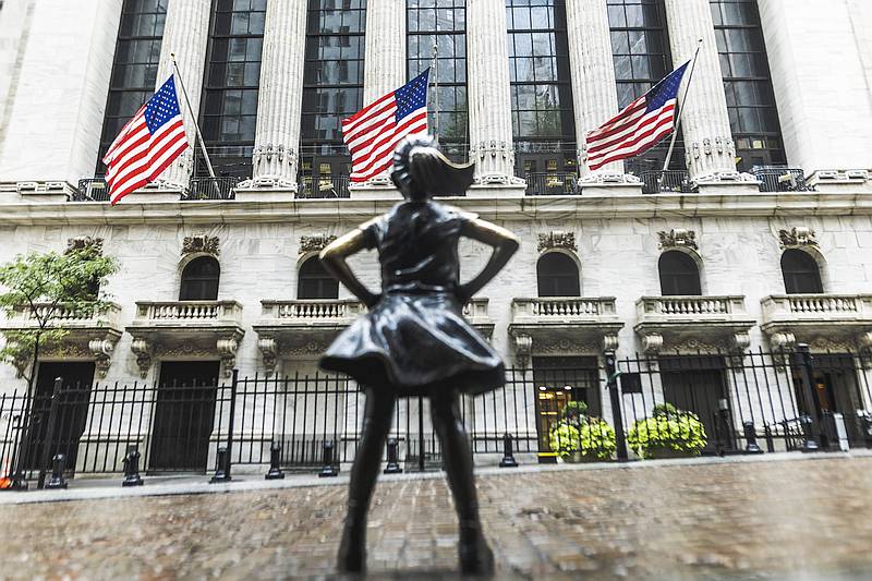 Börse in New York. Aktien aus den USA haben weltweit den mit Abstand höchsten Börsenwert. Deshalb kann es sinnvoll sein, sie auch im eigenen Depot hoch zu gewichten. / Foto: imago images, Mika Volkmann