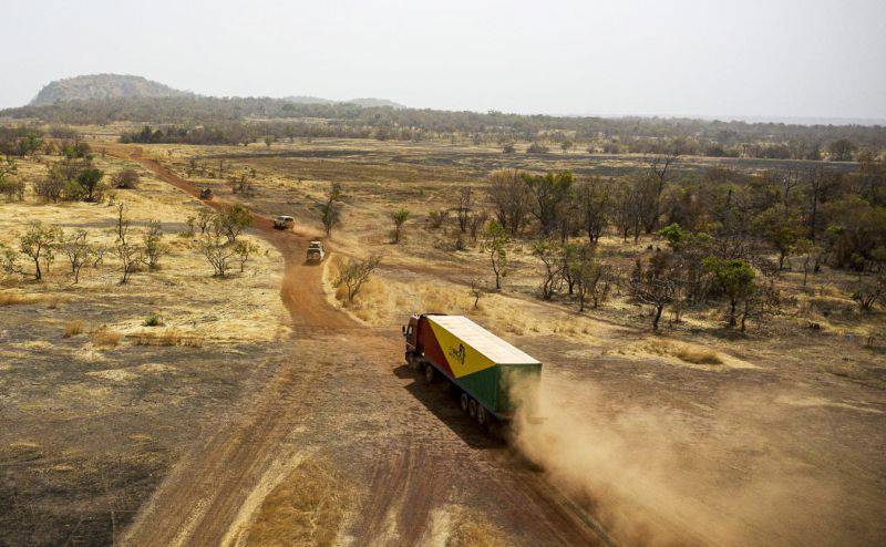 Truck mit Solartainer von Africa GreenTec. / Foto: Unternehmen