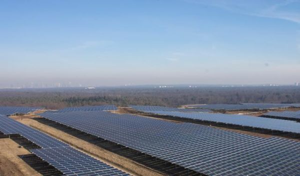 Solarpark mit Modulen von Canadian Solar / Foto: Unternehmen