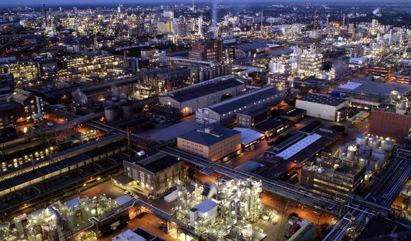 Das Werk von BASF in Ludwigsburg verbraucht so viel Energie wie eine Kleinstadt. / Foto: Unternehmen