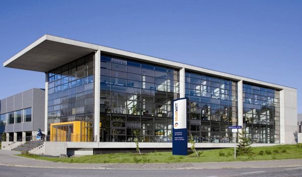 Hauptsitz der Solarwatt GmbH. / Quelle: Unternehmen