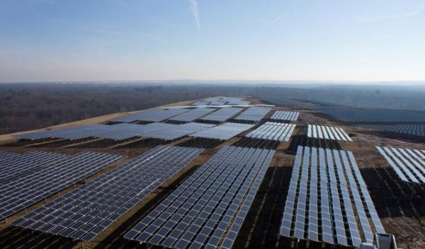 Der Betrieb großer Solarparks soll im Geschäftsmodell von Canadian Solar künftig eine größere Rolle spielen. / Foto: Unternehmen