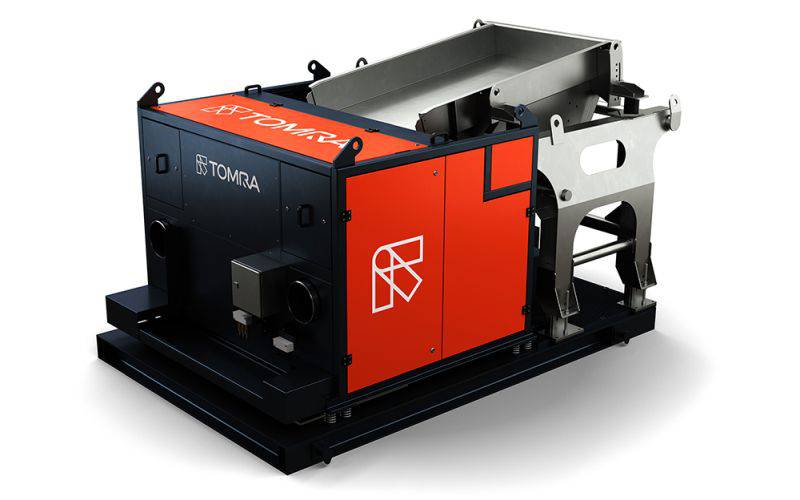 Tomra hat Ende 2018 eine neue Maschine vorgestellt, die Glasabfälle mit einer hohen Genauigkeit erkennt und aussortiert. / Foto: Unternehmen