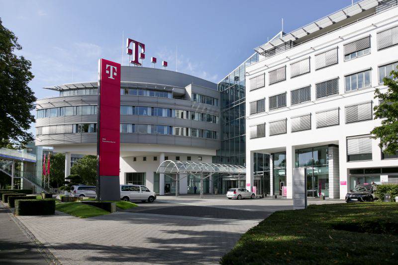 Schlechte Erfahrungen mit der T-Online-Aktie halten viele Deutsche bis heute davon ab, in Aktien zu investieren. / Foto: Deutsche Telekom