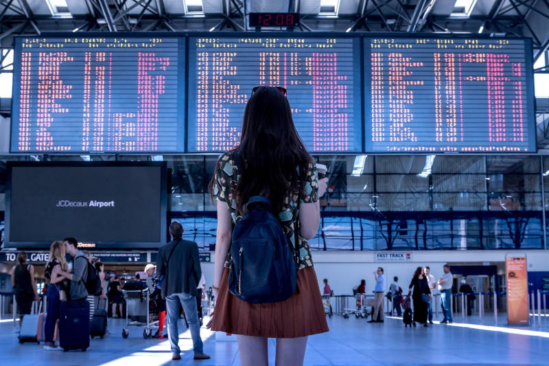 Besonders auf Reisen benutzen Menschen häufig Kreditkarten. / Foto: Pixabay